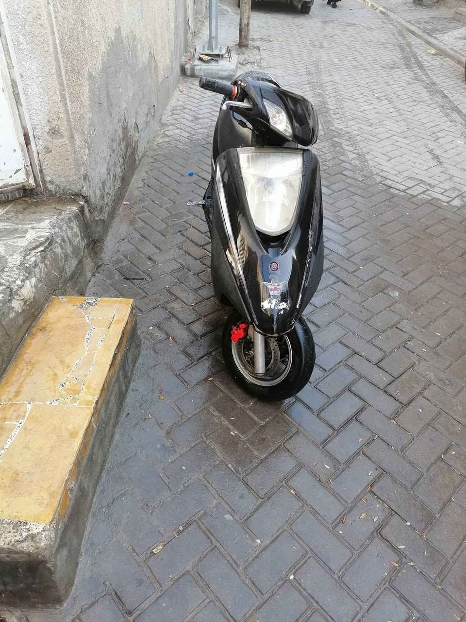 السلام عليكم دراجه بريز فحل ام الطلاعات سلف هندر شغاله كهربئيات كلهه شغاله لاتنقيص ولاتبخير مكينتهه ناعمه السعر ٣٥٠ مكاني بغداد للاستفسار *********** غير متواجد عنت
