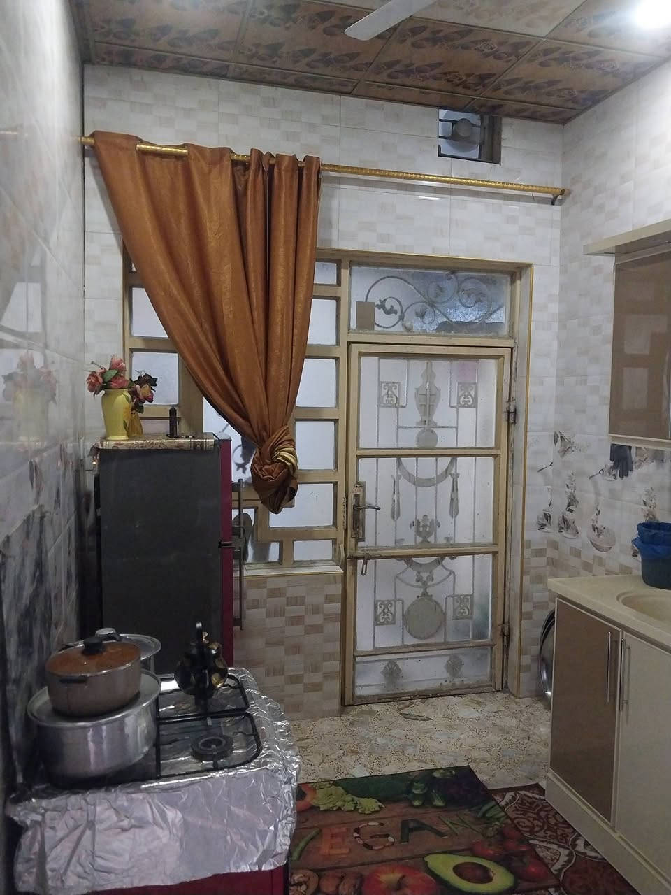 سلام عليكم بيت البيع أو مراوس
البيت مساحه 100 متر مربع السعر 33 وبي مجال 
البيت بحي صدر الثالث والبيت عالي عن الشارع 
البيت بي غرفه وصاله ومطبخ وستقبال وحمامين 
***********
***********
