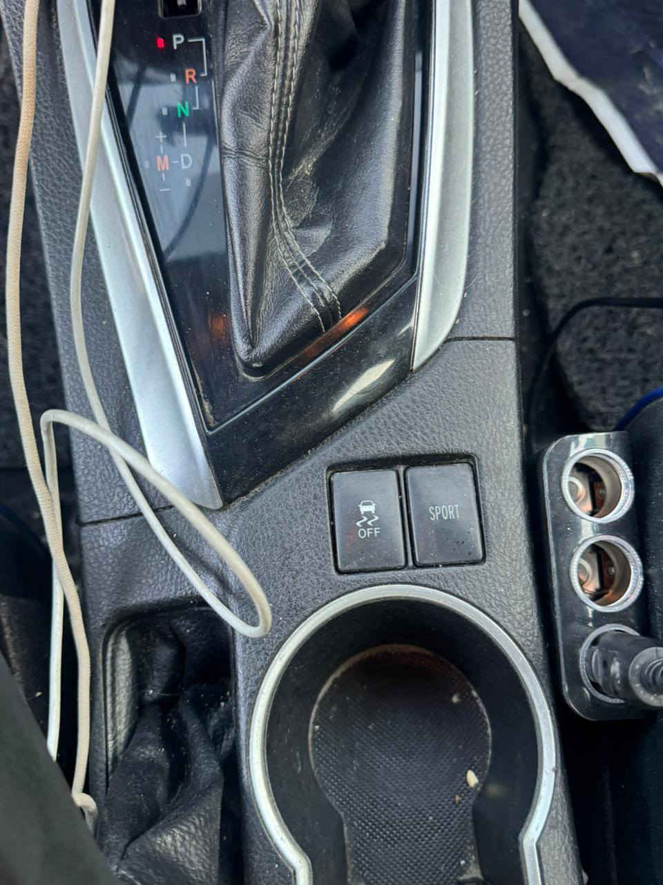 السلام عليكم كورلا se فول مواصفات فتحه بصمه تشغيل بصمه أبواب رادار امامي جانبي كشن جلد فول تحكم ستيرن شفتات ستيرن
كير محرك مكفولات  
تخم تاير جديد موديل 18 
تبديله دهن جديده
رقم بغداد الجديد سنويه جديده بأسمي 
تحويل مباشر
حادثها بنيد بدون داخل 
مكان السياره بغداد الغدير*********** 
سيارة رقم اربيل دولي
