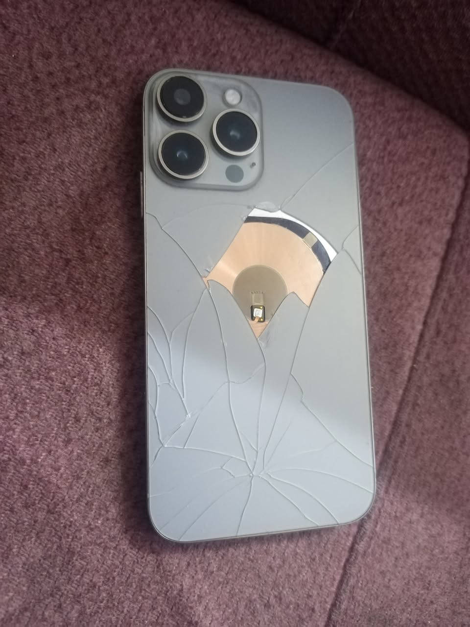 اكس ار محور 15 برو لبيع بطاريه 80 بلاديه شاشه بلاديه فقط ضهر مكسور السعر 190وبي مجال قليل الشراي يتصل ***********
