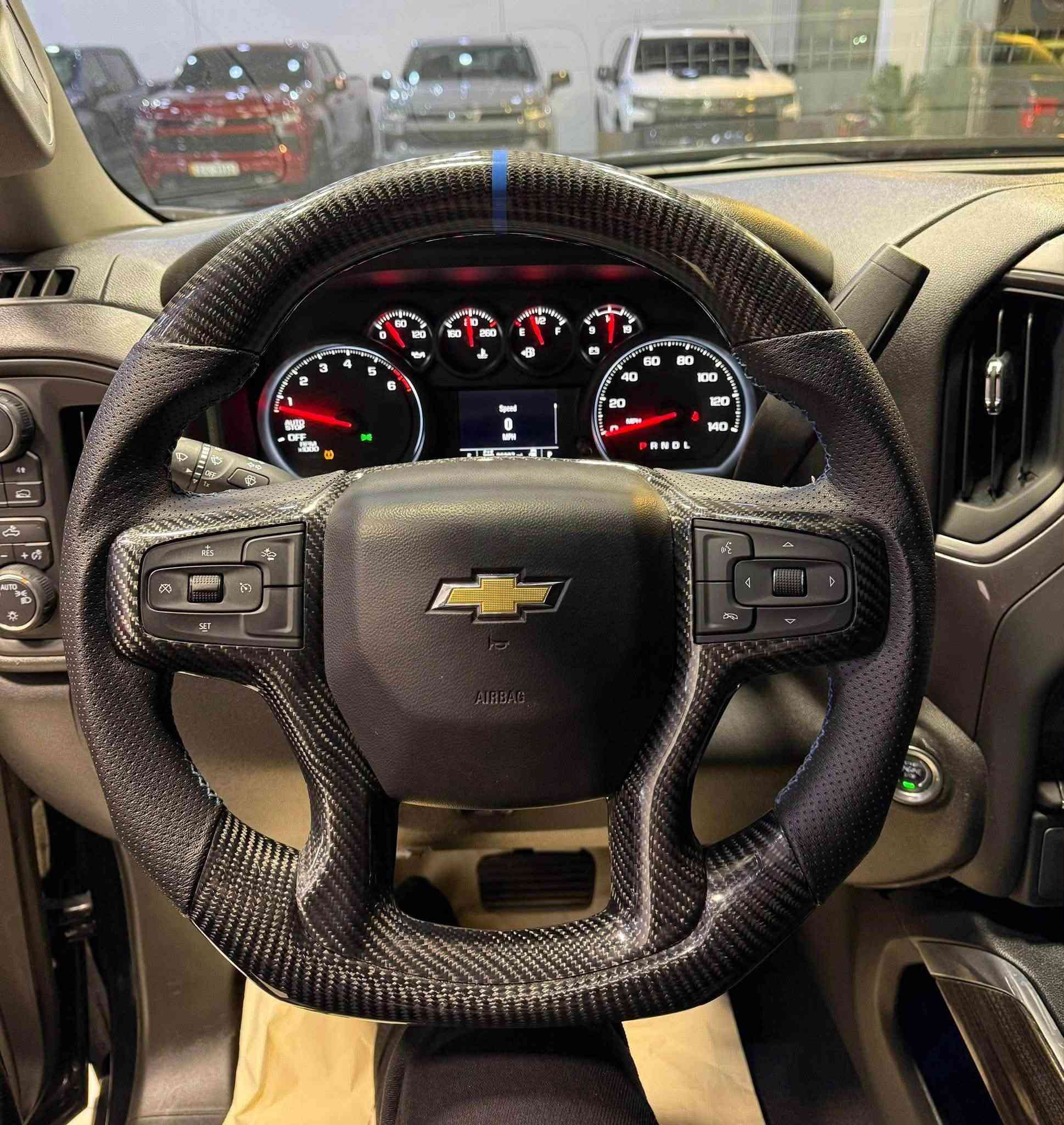 Chevrolet Silverado 
2024 custom
4i - 2.7T - 4x4

بسمە
شاشە و کامیرە
لایت لید
بگ لایت لید
کوشینات جلد
رادار
ویل ٢٠

30.000 mile
2 قطعە صبغ
سعر 240 ورقە 

معرض ( مەدینە ) اربیل شارع ١٠٠م
***********
***********
