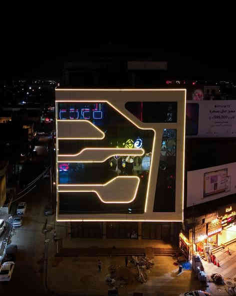 بيت المستقبل للعقار FUTURE HOSE🏡
———————————————————
📣:     توفر عقار تجاري في السيدية
مساحتة:500متر ركن
الوارد السنوي: 50000$
سعرها:7 مليون دولار وبيه مجال
عنوان المكتب: زيونة 714 فرع الامير مول مقابيل اعدادية طارق ابن زياد
التواصل والاستفسار ☎️: *********** ابو ياسر الزيرجاوي
