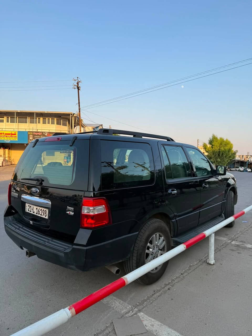 ford expedition 2014
Niva 
مكفوله من الصبغ و البارد ماشي ١٢٦ميل گير محرك بشرط
سعر ١٦٥
سلیمانیە 
***********
