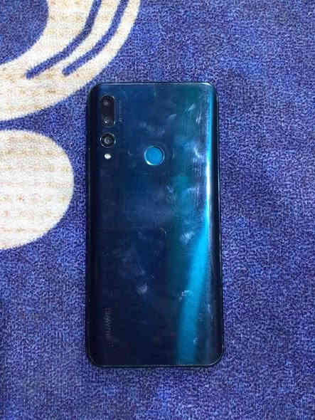 سلام عليكم يولد هاذه تلفون اسمه Y9براين واي تسعه براين اسمه جهاز نضيف كلشي شغال بي ونضيف سعرع 100وعنواني القرنه قرب شجره ادم وهاذه رقمي بي بس واتساب ***********
