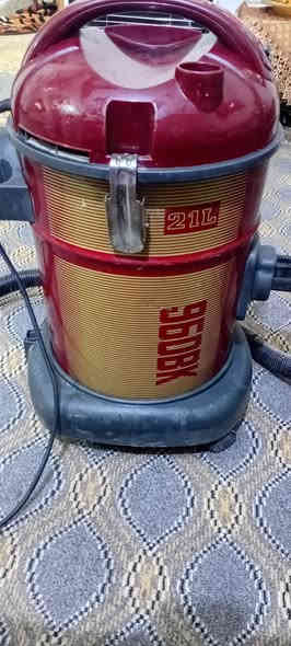 مكنسه هيتاشي الاصليه حجم ٢١ شغاله وكامله ب٥٥ بالدوره *********** بغداد
