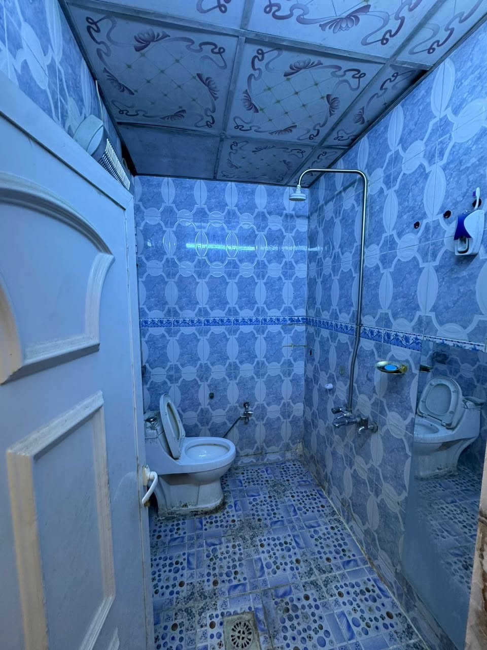 للايجار في السيديه 
60م نضيف جدا
يحتوي على 2نوم وصاله ومطبخ وخدمات 
ايجاره:-750الف 
للاستفسار 
***********عبدالله
