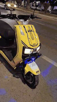 *********** مكاني بغداد دراجه نظيفه جديده السعر 700 وبيها مجال واللي يحب هذا رقم  واللي يحب هذا رقم يتصل عليه بها مجال
