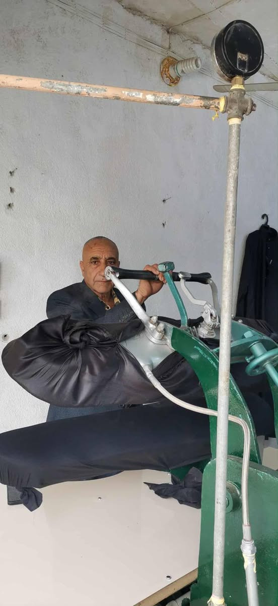 تم فتح مكوى ام البنين في السوق القديم لغسل وكوي الملابس بادارة رحيم الزبيدي رقم الهاتف ***********
