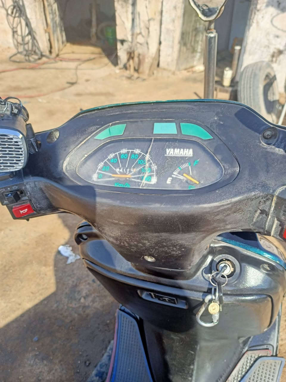 دراجه فراشه فضائي
مابيها اي نقص
كابريتر ايراني.     مكان المقدادية اطراف
350 بيها مجال رقم الهاتف *********** بس متواجد عل فيس بوك
