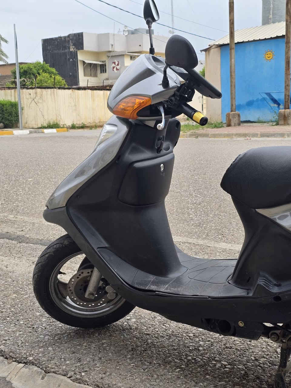 دراجة هوندا سبيسي محرك 100cc دراجة ياباني مال رمبة نكره سلف كلها على بلاد ماشي ١٦ الف فقط يعني ما ماشي رقم بي وتساب ***********
