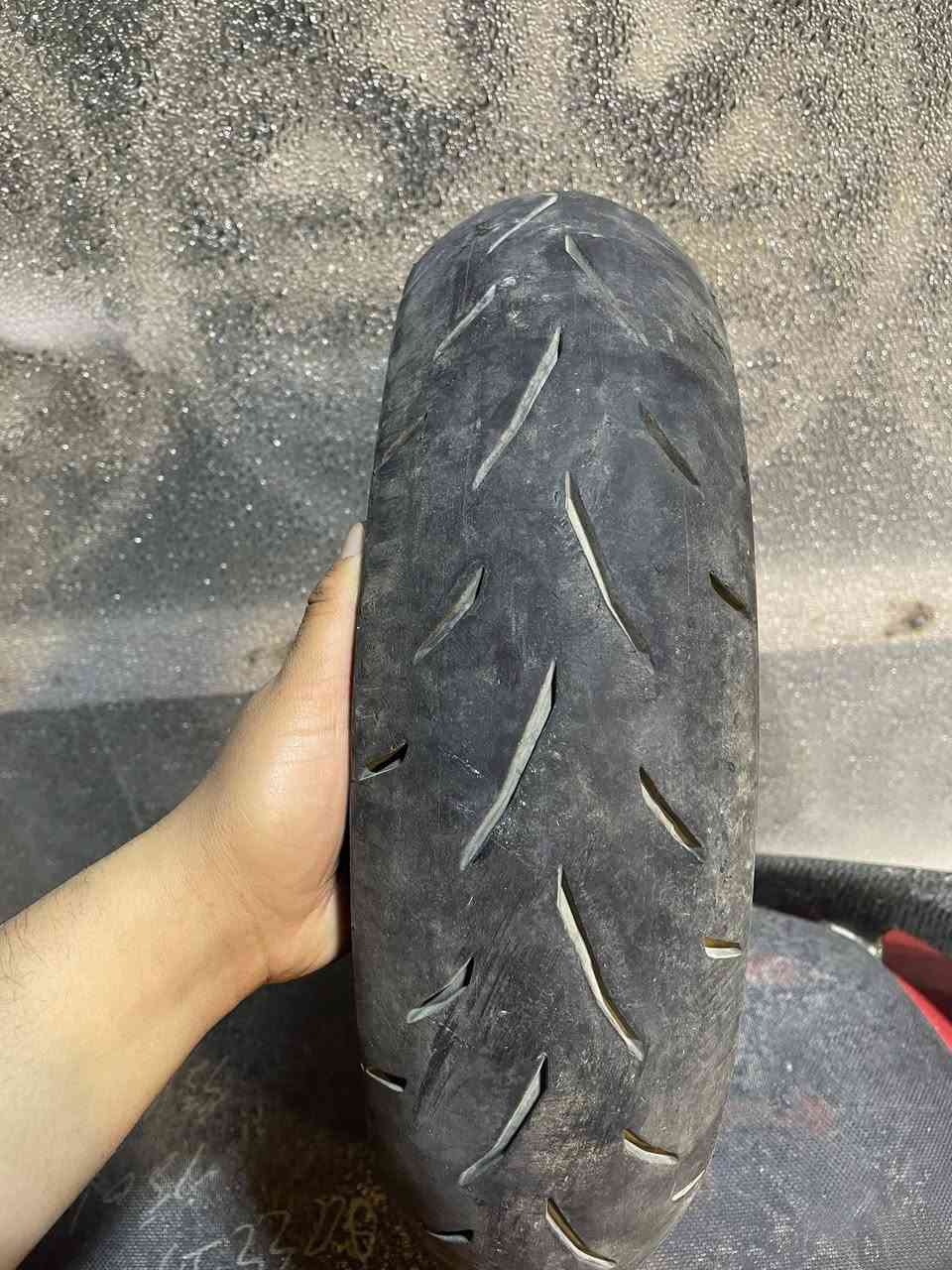 تاير جلاتين امامي
سعره 30 توصيل موجود


**إذا كنت صاحب هذا الإعلان وتريد حذفه لأي سبب، رجاءا أرسل رسالة إلى الدعم الفني**