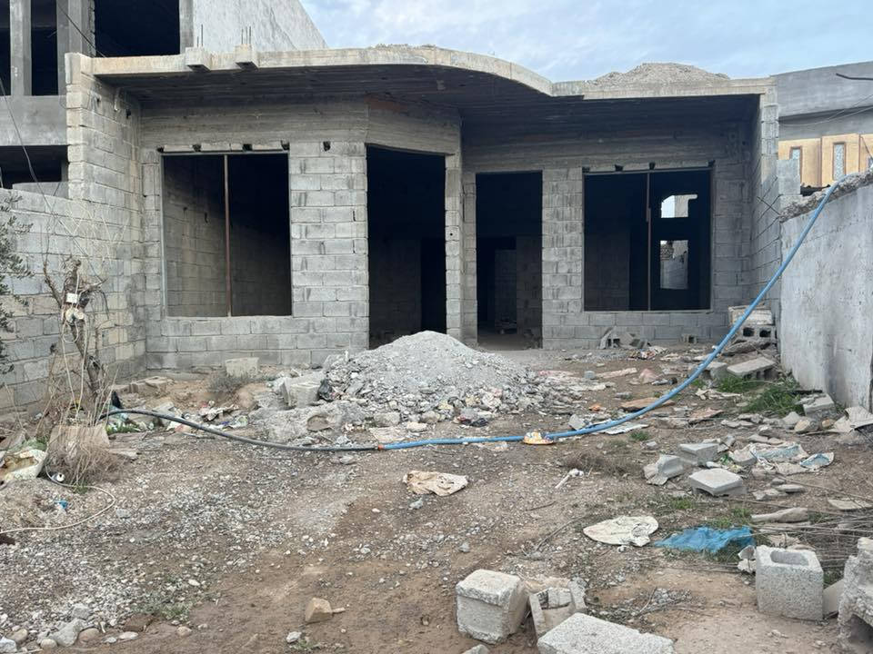 سلام عليكم هيكل طابو صرف للبيع مساحته ١٩٢مكانه سريحه مقابيل حي العصري للتواصل ***********
