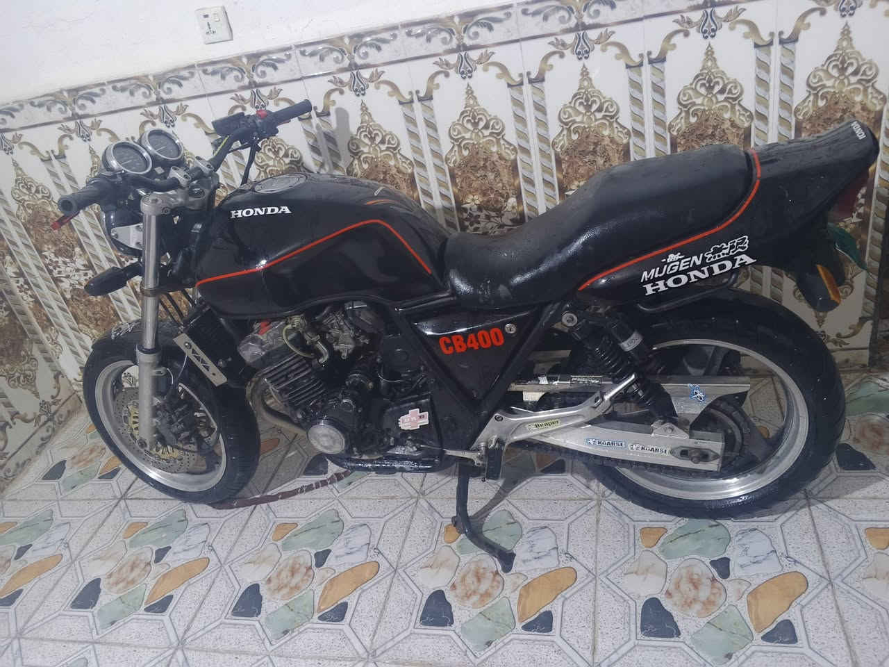 سلام عليكم سيبي فور جيل الأول 16ولف مكينه مفتوح دراجه نضافه ونصبه تخبل وراق ضايعه مسوي أوراق استنساخ واسويلك بيهه مكاتبه مكان ميسان الشراي الاتصال *********** بي واتساب
