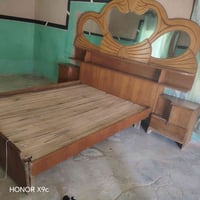 سرير • أثاث • غرفة نوم