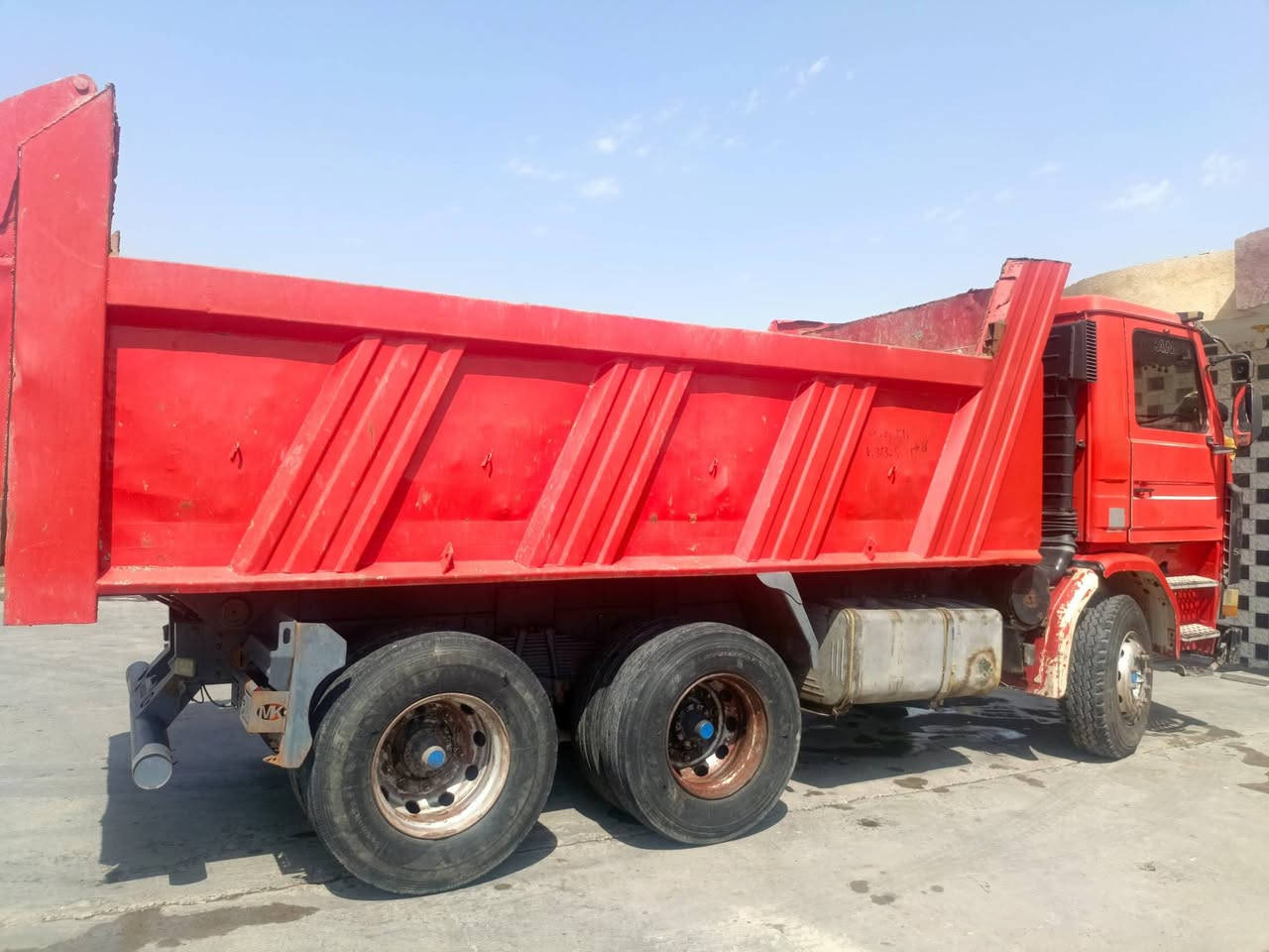 سكانيه 113 مكينه 13لا تنقيص ولا تبخير كير 3في 3 شاصي مكفول تخم تاير تبريد شغال رقم بصره سنويه بعده مامنتهيه مكان السياره ذي قار قضاء الجبايش *********** السعر عل تصال
