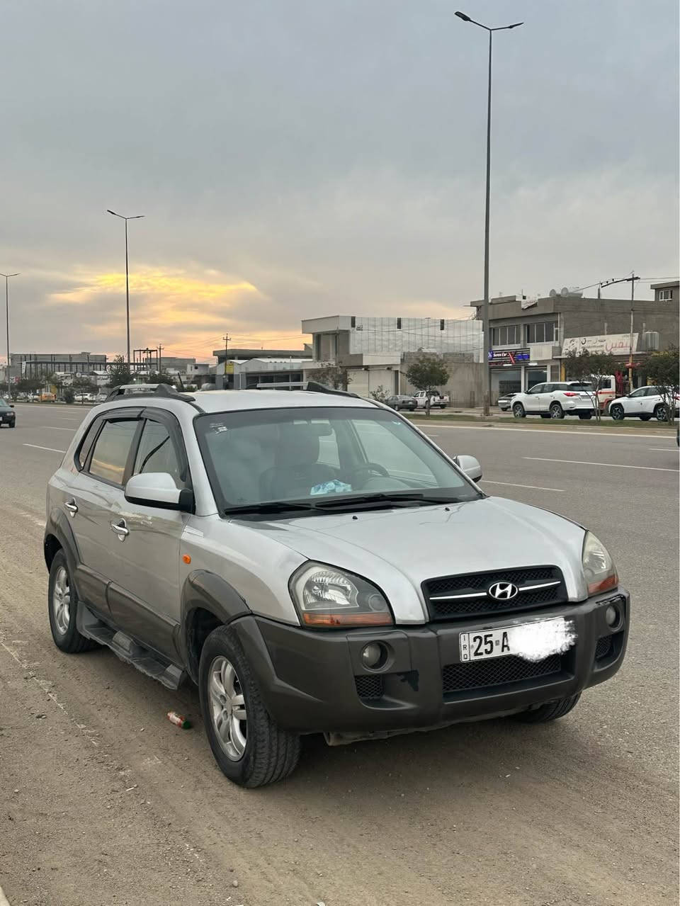 هونداي توسان 2008 
محرك 6 محرك مابي عيب بدون صرف وبخار كير بالبك يتاخر للامام مابي عيب 
سنوية وهزة ورقم كله جديد باسمي  رقم مميز 
دفتر بنزين 
بيها 4 قطع صبغ بدون دواخل 
مكان سيارة كركوك 
سعر 88 وبي مجال 
استفسار *********** كركوك, العراق
