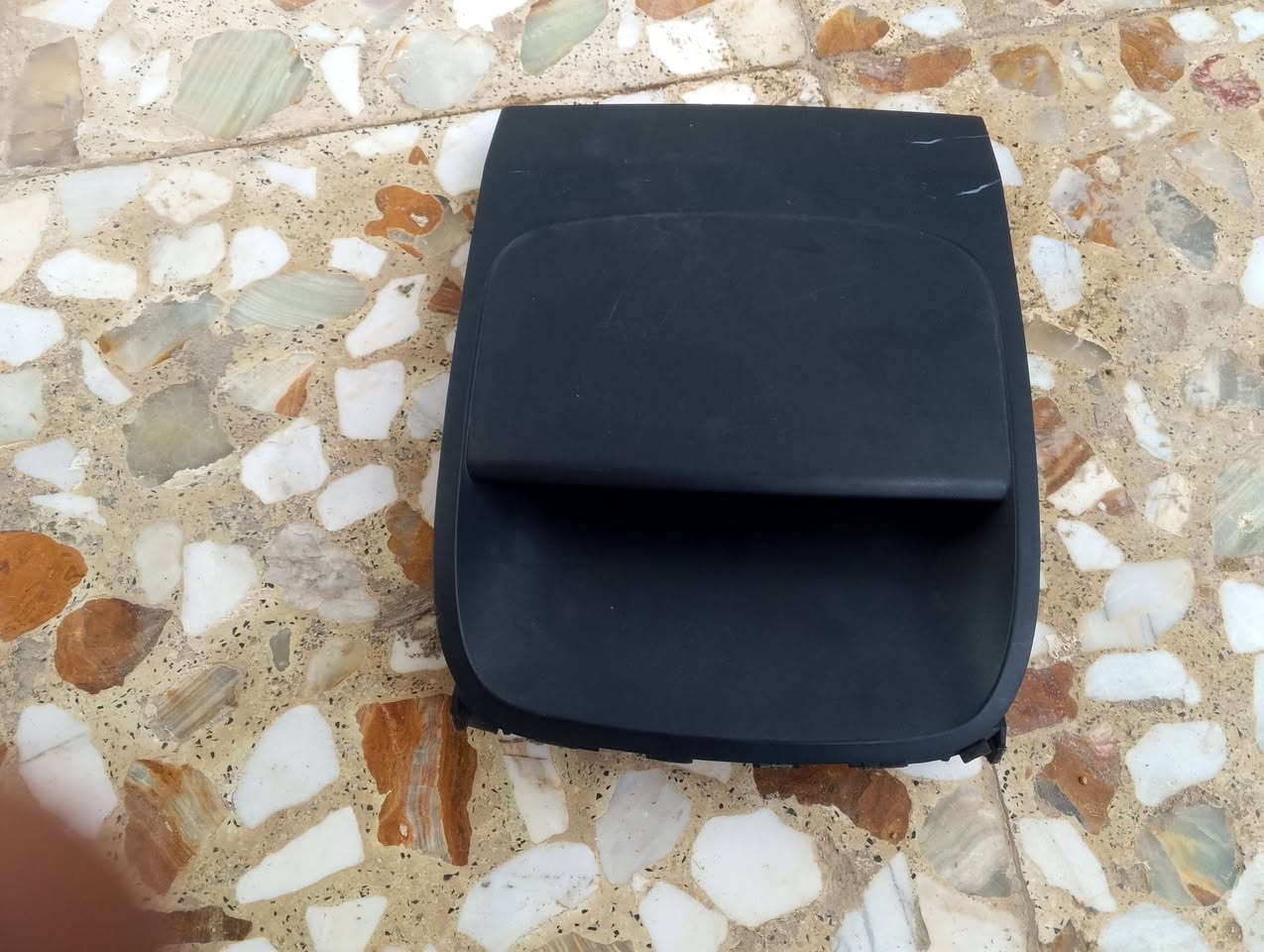 غراض سيراتو تفصيخ حاويه من موديل ٩ الى ١٣ والنترا من ٧الى ١١ يوجد توصيل جميع المحافظات 5000الف الاستفساررًالاتصال عل الرقم *********** الحجز واتساب أو خاص
