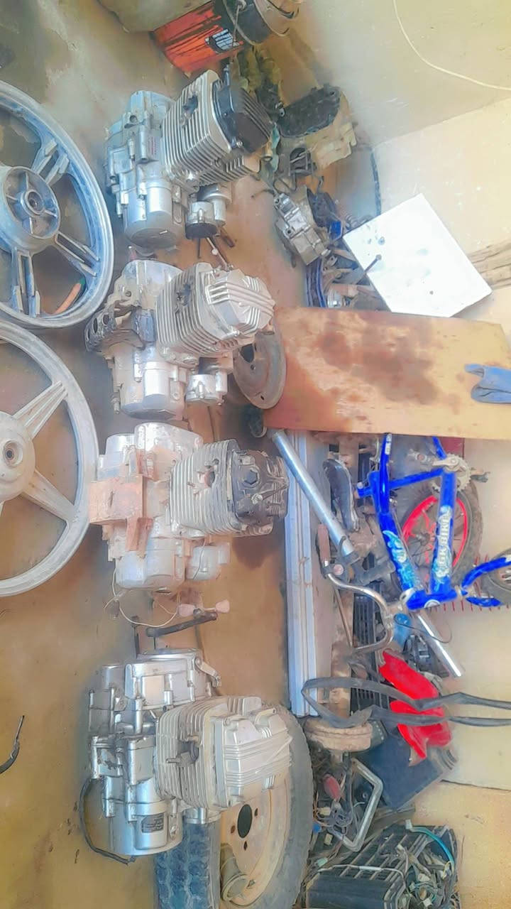 قراض مثل ما بالصوره محركات اربعه واحد منهم محرك ستوته مكاني فلوجه قريه المختار الاستفسار اتصل ***********
