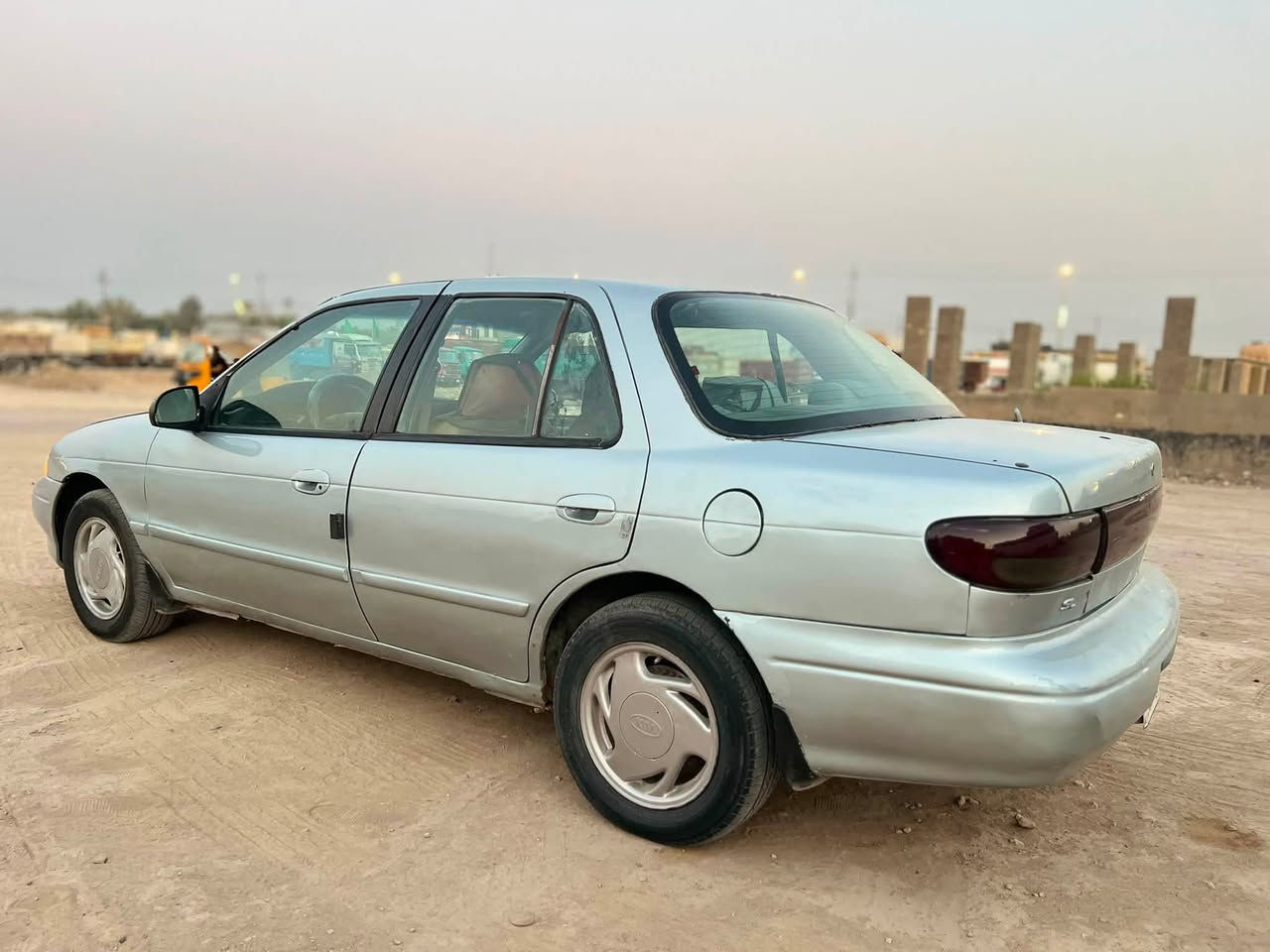 السلام عليكم 
كيا سيفيا موديل 1995  محرك مسكر نضيف 
كير جديد شديته ماصارله شهر ابو القطره سياره جاهزه 
سعر 27 وبيه مجال 

المكان /بابل الحمزه الغربي
للاتصال /***********
