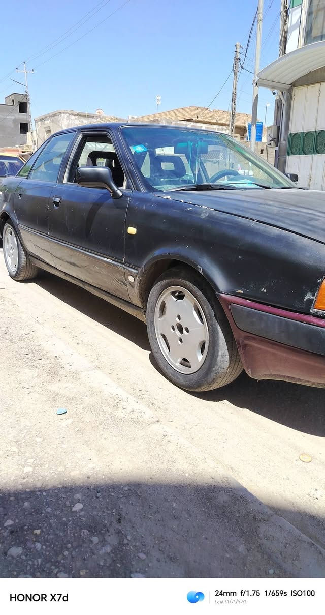 سلام عليكم
سياره اودي مديل ٩٣ سنويه ل30 رقم انكليزي هزه داخله 
كير مكينه خير من الله كهرباء جاهزه
السعر ٣٥
امكان سماو قضاء الخضر التفاصيل على خاص أكثر


**إذا كنت صاحب هذا الإعلان وتريد حذفه لأي سبب، رجاءا أرسل رسالة إلى الدعم الفني**
