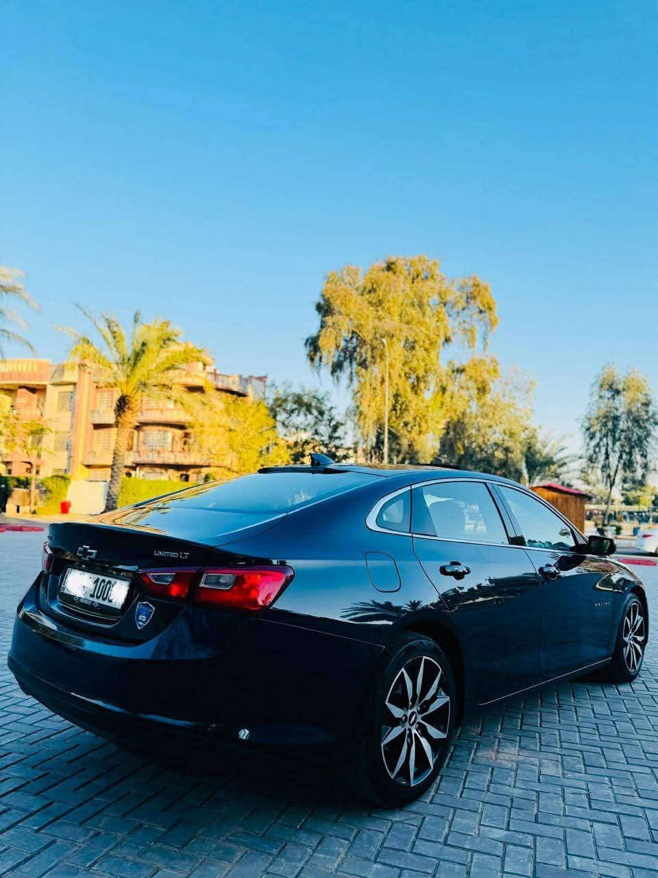 ((( السلام عليكم ))))
للبيع ماليبو فوول فوول مواصفات لمتدد
اعلى فئه LT2 موديل 2018 فوووول رادارات 
السياره رقم شمالي ⚠️مميز  مميز ⚠️رقم وسنويه وكلشي جديد
الضرر حافة بنيد صبغ اقل من نص بنيد وبيه كم مكان بارد✅
السياره لمتدد فووول مواصفات للاخير 
المسافه المقطوعه ( 82 )الف كيلو ونص
اعلى فئه LT2💯
المواصفات:
بانوراما
قياده آليه
كير AT  المرغوب طبعاً
محرك1500توربو
رادار اشخاص ومركبات
رادار جانبي(نقاط عمياء)
داتا شو عالدشبول
حساسات امامي خلفي
رادار امامي مانع اصطدام واوتو بريك
شاشه  جبيره كار بلي 
كيج 260ملون
شاشة اعطال
ترحيب عند الدخول
كشنات جلد
كشنات تدفئه
اناره داخليه دشبول وابواب
لايتات عدسه زينون
كشنات كهرباء
تشغيل عن بعد
قطعتين تبريد
٦ بصمات 
ويل١٧ بانوراما
كامره دواره
بروجكترات
فول تحكم ستيرن
اوتو ستوب(انطفاءذاتي للسياره عند التوقف)
اشاير مري 
مري كهرباء
السياره عدته كامله من سبير وجك وبقية التفاصيل
السياره خير من الله بدون اي نقص 
السعر  ( 106$)ورقه وبيها مجال للطيبين
مكان السياره 📍👇👇👇👇
بغداد _ابو غريب_قرب جامع الرحمن 
السياره رقم شمالي الدولي مميز
 رقم سنويه وهزه وفحص كلهن جدد 
تريد تحويل باسمك حاظر ثاني يوم اذا تحب  السياره جاهزه بدون اي مصرف
‏🆘  التفاصيل كولها ذاكرها 
   وبخدمة الطيبين لتواصل والاستفسار
   الاتصال على الارقام الموجوده👇👇👇
  
☎️هـ_*********** وات ساب +اتصال
☎️هـ_***********   اتصال
