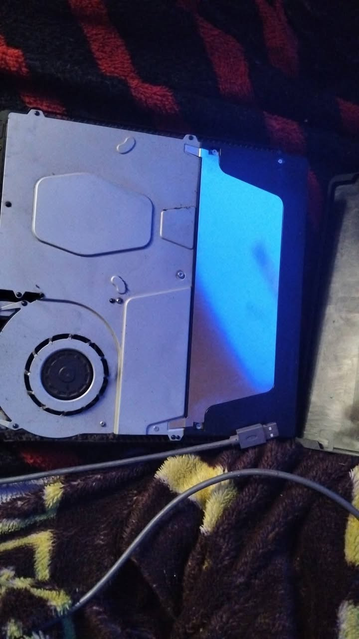 السلام عليكم اريد ابيع بلي 4 220 الف ويا اشتراك بلص  ويا يديتن  مساحه 825 غيغا عنواني مدينه بسمايه سكنيه


**إذا كنت صاحب هذا الإعلان وتريد حذفه لأي سبب، رجاءا أرسل رسالة إلى الدعم الفني**