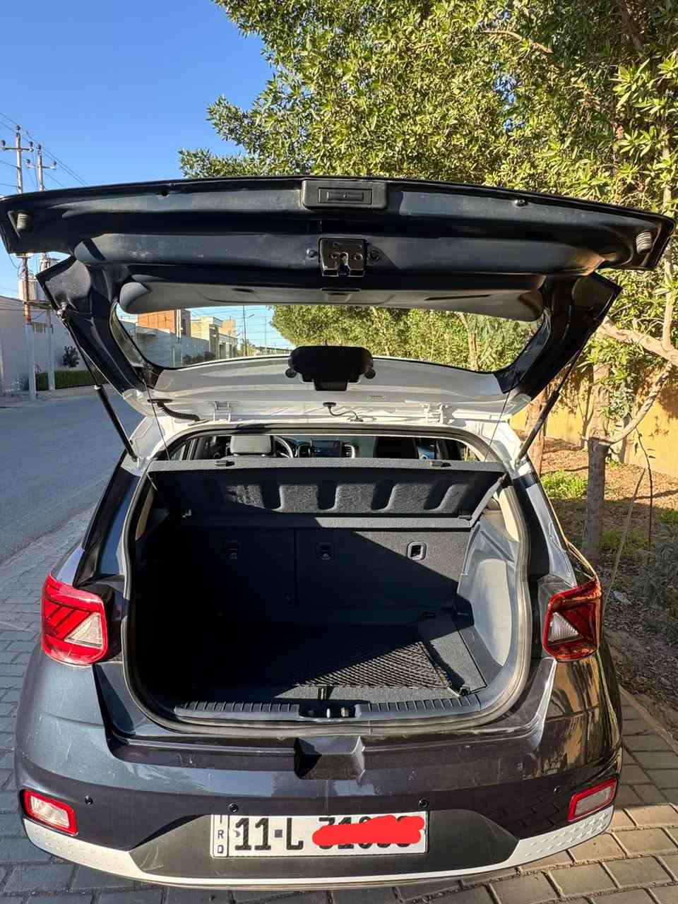 هونداي فينو موديل 2023 
لمتد
توكلر قماره ابيض 
ازرق نيلي 
ماشيه 21000الف
كير ومحرك مكفول 
بصمه
شاحن واير ليس
كشنات تدفئه
رادارات توقف ذاتي وتحديد مسار 
كشنات كنتاره جلد ومخمل
الضرر قبق صندوق صبغ نفسه فقط 
بدون ايرباك وبدون دواخل
السعر 140  
المكان بغداد
للاستفسار ***********
