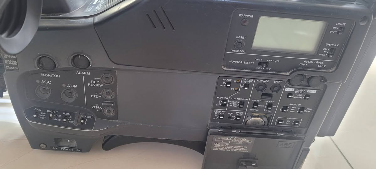 السلام عليكم انتيك ( الكاميرات تشتغل) للبيع مكاني بغداد المنصور
هاتف ***********
