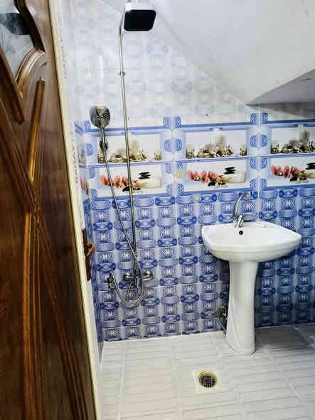 يتوفر مشتمل لليجار مساحه 100 متر طابق ثاني البلديات الصحفين قرب ماركت السيد للستفسار ***********
