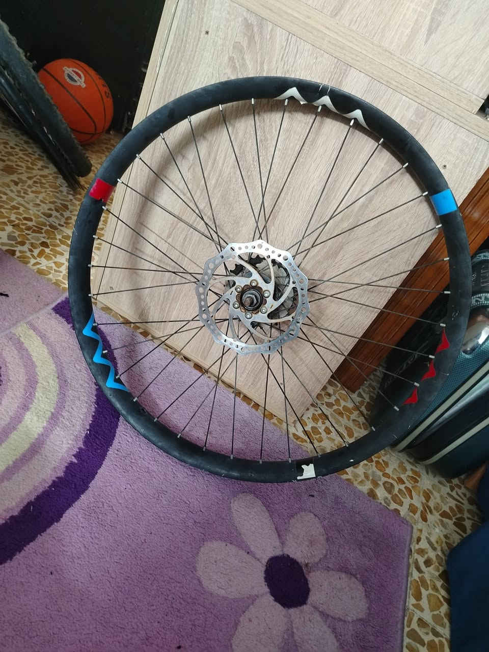 ويل خلفي مستعمل نضيف كامل (ويل + فلنجات + دشلي) 
حجمه 26*2.40
مصنوع من الالمنيوم
يرهم على الجبلي ويرهم على BMX

مزاد يم اعلى سعر ♥️ يبدي المزاد من ١٥ الف


**إذا كنت صاحب هذا الإعلان وتريد حذفه لأي سبب، رجاءا أرسل رسالة إلى الدعم الفني**