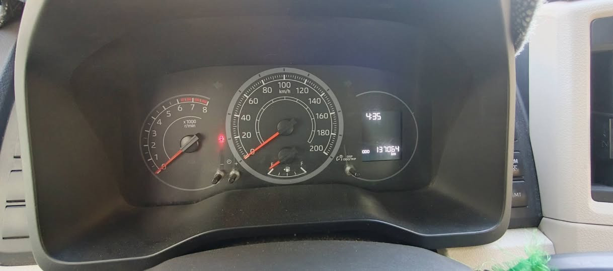 السلام عليكم هايسه ٢٣  بسمي  اربيل هزه جديده  توني داورته مكفوله بي بارد واضح بلسونار 
مكاني كربلاء طويريج 
السعر ٤١٥ اربع شداد او ١٥ اشوكت ما ايعجبك اداور  هيه بسمي كير عادي فول ما عده الباب مو كهربائيه 
***********
