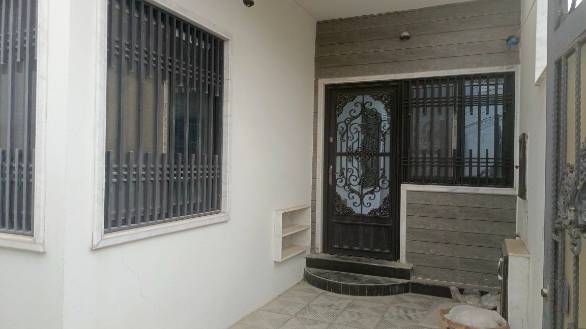 للايجار الشهري ٤٥٠ ألف بيت طابقين ٥ غرف وحمامين ومطبخين وهول بناء فول حديث حي زيونة المرور قرب جدا عالشارع


**إذا كنت صاحب هذا الإعلان وتريد حذفه لأي سبب، رجاءا أرسل رسالة إلى الدعم الفني**