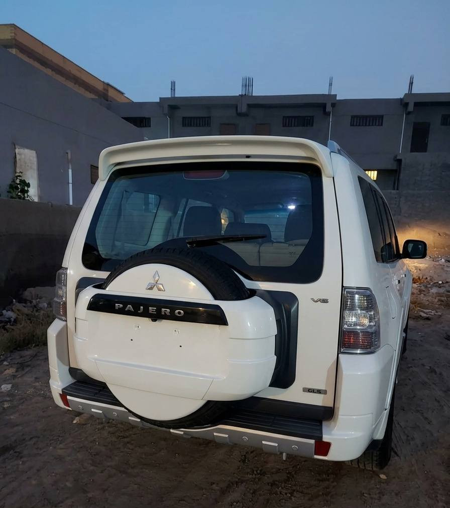 باجيرو ٢٠٠٨ مكينة ٣٠٠٠ رقم بغداد لون ابيض بسمي تحويل ثاني يوم مكان السيارة بابل الله شاهد السيارة جاهزة مابيه نواقص بس عندي ضروف اريد ابيع
مري شفط تبريد ثلاجه تخم تايرات جديد  كامرة حساس
تحكم ستيرن يمين ويسار خليجي مو حبتور كل نقص مابيه السيارة جاهزة مجهزة مصبوغة عام سعره \ ٩٠ $ ورقة وبيه مجال للشراي

رقم الهاتف /***********
             ‏‪7756243338‬‏
