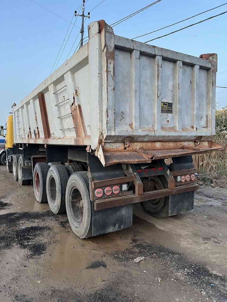 يالله 
سلام عليكم 
عربانه علم براد 16
3 دناكير الذرعه 32 متر
العنوان بغداد اليوسفية 
السعر 125 بيها مجال بسيط 

الاستفسار
 ‭0783 843 9314
0751 915 6264
