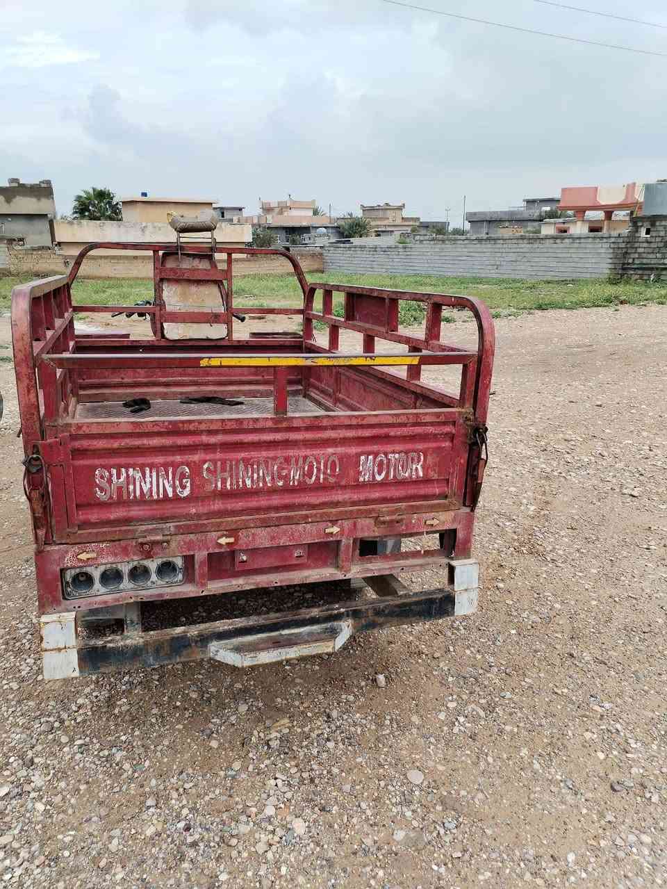 السلام عليكم 
ستوته حمره موديل 17 اوراق كامله ومحرك وگير بوكس جديد هذا رقمي للتواصل موجود ماسنجر واتساب *********** تعال خاص وتدلل إن شاء الله مكاني ديالى -حمرين
