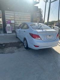 اكسنت خليجي موديل ١٥   محرك ١٦٠٠بيها قطعتين صبغ وبارد  ماشيه ٥٢ حقيقي ...