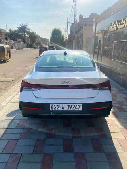 السلام عليكم
هونداي النترا للبيع موديل 24رقم اربيل الجديد 
دخول جديد  صوره الحادث بل منشور 
المواصفات 
شاشه الكتروني 
لد نهاري + لايت زنون 
فول تحكم استيرن
ثلاث انظمه قياده
السياره ماشيه 2000 الف فقط السياره زيرو
رادار امامي 
ويل كب توقف ذاتي عنده الاقتراب 
محرك 2000 دوش بانزين فقط
وباقي المواصفات المعروفه 
مكان السياره بغداد 
الهاتف السعر 160 وبيه مجال 
*********** بغداد
