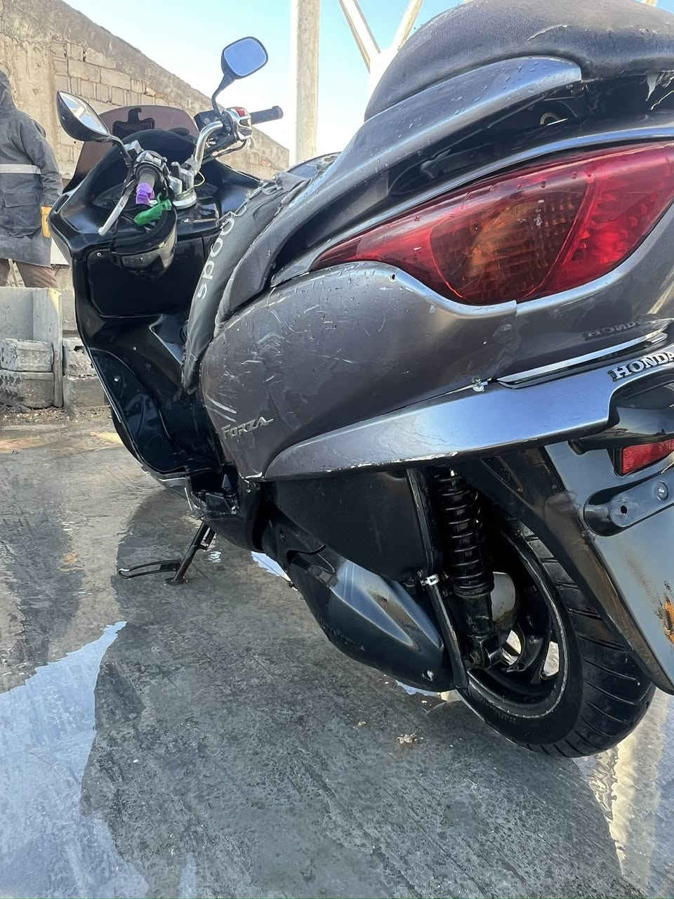 السلام عليكم
فورزه 0.8 

دراجة خير من الله محرك مكفول تشغيل نگرة سلف 

كهربائيات شغالة بيها نقوصات بسيطة 

800 وبيها مجال للطيبين مكاني كربلاء شارع الصب 

 ***********
