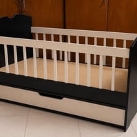 تخت اطفال • نضيف • حي عدن