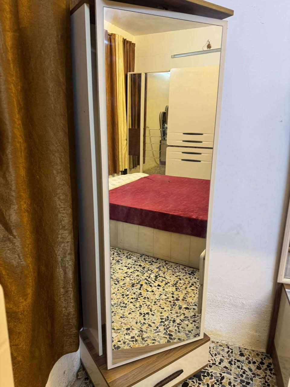 سلام عليكم  غرفه تركيه نظيفه تسع قطع مكان كربلاء اتصال الرقم ***********‬‏
