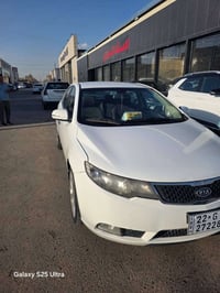 سيراتو٢٠١٢ مكفوله من الصبغ بس بارد شويه السعر ١١٠مكاني بغداد 078246926...