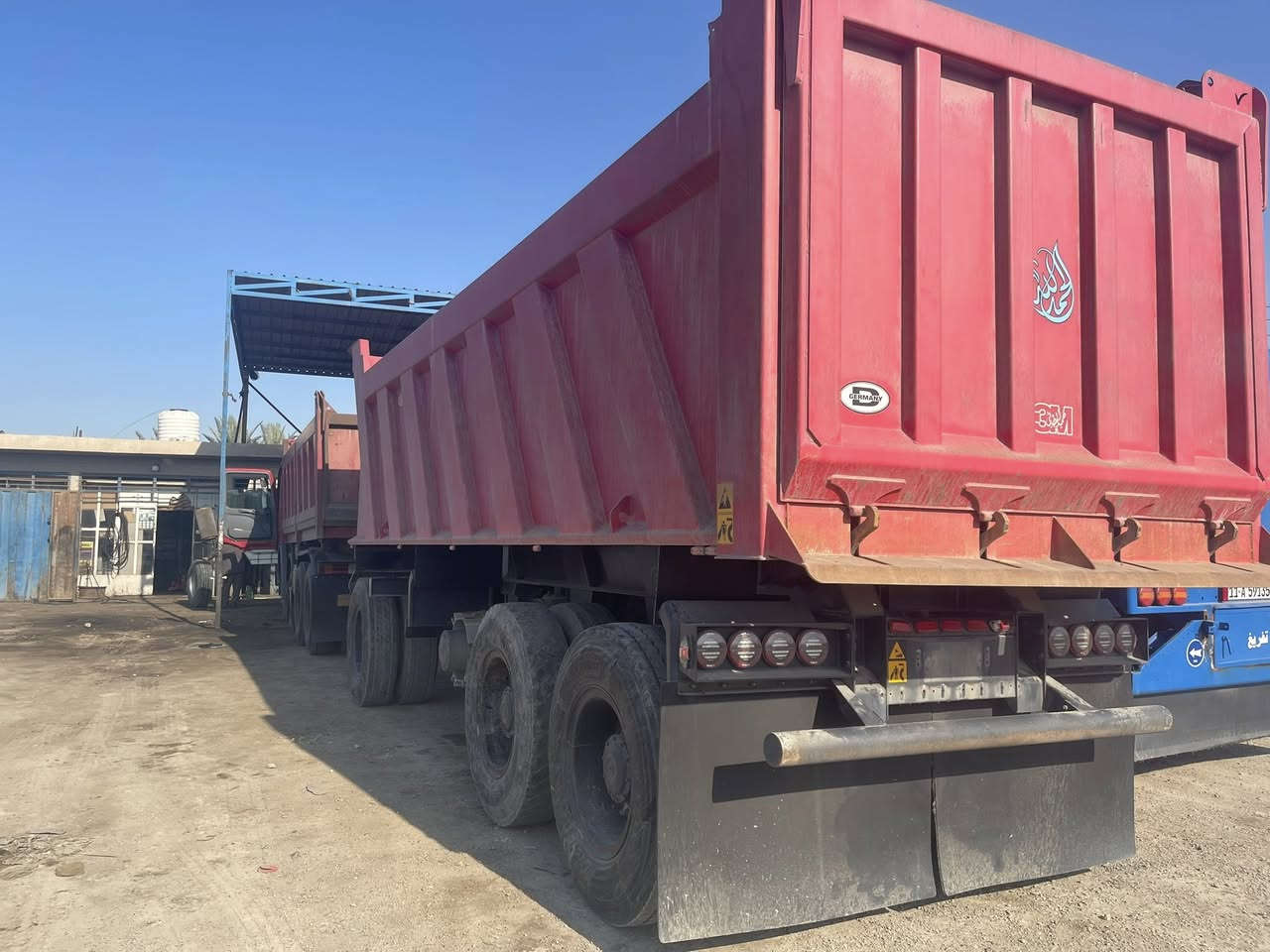 سلام عليكم مقطوره للبيع طولها 740 ارتفاع 149 وياله نضاف عوزها ٤ زواج تاير سعرها ١٧٠ و بيها مجال شي قليل


**إذا كنت صاحب هذا الإعلان وتريد حذفه لأي سبب، رجاءا أرسل رسالة إلى الدعم الفني**