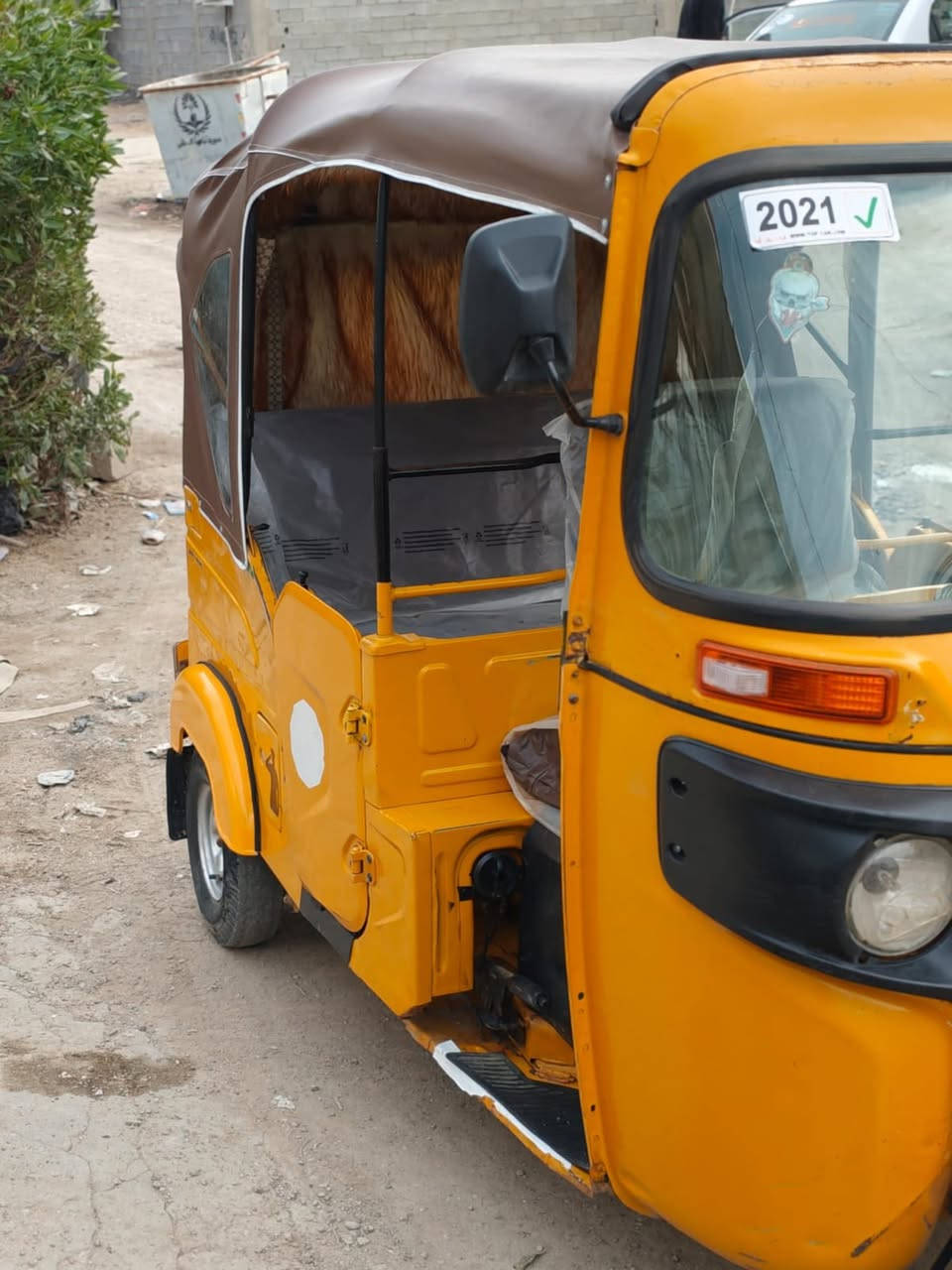 سلام عليكم شباب تكتك باجات موديل واحد وعشرين تكتك مثل ماموضحه بل صوره رقم وسنويه تكتك مجفته وبدي شوفت عينك سعره 6ونص وبيه مجال الشراي فقط رقمي ***********مكاني بصره هارثه درو معمل ورق
