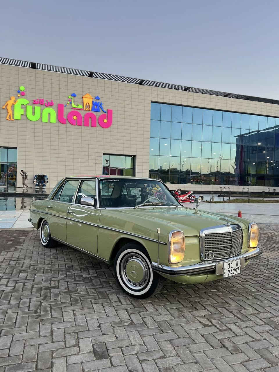 مارسدس بترا بيع او مراوس🤍
مارسدس بترا 230i الون بلادي فستقي 
سياره مصبوغه عام بدون دواخل 
كير مكينه كفاله 
تبريد تدفئه ويه سويج 
أريل كهربائي ⚡️ ويه سويج
٤ابواب جام ميكانيكيه 
حداديه حلوه مابيه اي صوت 
عليه سستم سماعات SOONE اصلي +دمام +مسجل سعره وحدهن 10ورقات 
كشنات جلد بلادي 
سايد بريك شغال حساس باب شغال
حساس دهن شغال 
كلوب بانزين شغال 
كلوب جنطه شغال
كلوب داخل شغال
كهربائيات سياره اي نقص مابيهن كلهن شغالات 
كلوب جنطه شغال 
هورن بلادي +هورن جرس 🛎️ 
ماسحات سياره بلادي ما مبدلات 
جامات سياره كلهن جدد بلادي مابيهن اي كسر 
معدل سياره 180 مكينه 4سلندر بانزين كابريتر 
عليه دركه مال موديل 1963
دشبول كله شغال اي نقص مابي 
موديل سياره 1976 رقم بغداد دولي جديد سنويه 2029/11 يعني 2030 تحويل ثاني يوم 
اسف علا اطاله بس ضكرت اكدر عليه علمود مو تخابرني وتكلي شبيه ومابيه شراي يجي بي خير ويدلل حبايب كلبي 
مكاني كربلاء حي الحسين ***********متواجد خاص هم 🤍
