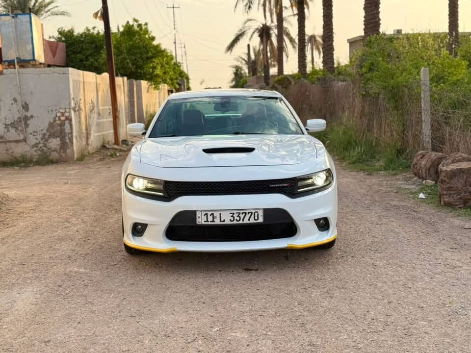 جارجر GT 
خليجي وكالة هارلم
موديل 2021
رقم بغداد مميز باسمي
مواصفات الجيتي معروفة
محرك V6 3600
سوبر تراك باك
فتحة سقف
مرايا اوتو ديم
كرسي كهرباء
شفتات ستيرن بلادية
ويل 20 بلادي 
تخم تاير جديد قبل شهر
حساسات بارك سنسر
كشنات جلد 
اريل نفكيشن 
ماشية 46 الف مايل
بيها تكحيل كارت نص شبر اثر شخط
سيارة جاهزة من كلشي
احلى من الصور 
السعر 308ورقة
***********
***********
