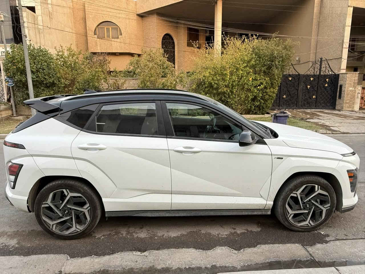 السلام عليكم
للبيع كونا مديل 2024 رقم بغداد وارد أمريكي 
ماشيه 27 الف ميل مواصفات N 
محرك 2000 تيربو
ضربتها جنطيه بل صندوق ومصلح نفسه 
السعر 185 
مكان السياره بغداد 
رقم الهاتف ***********
