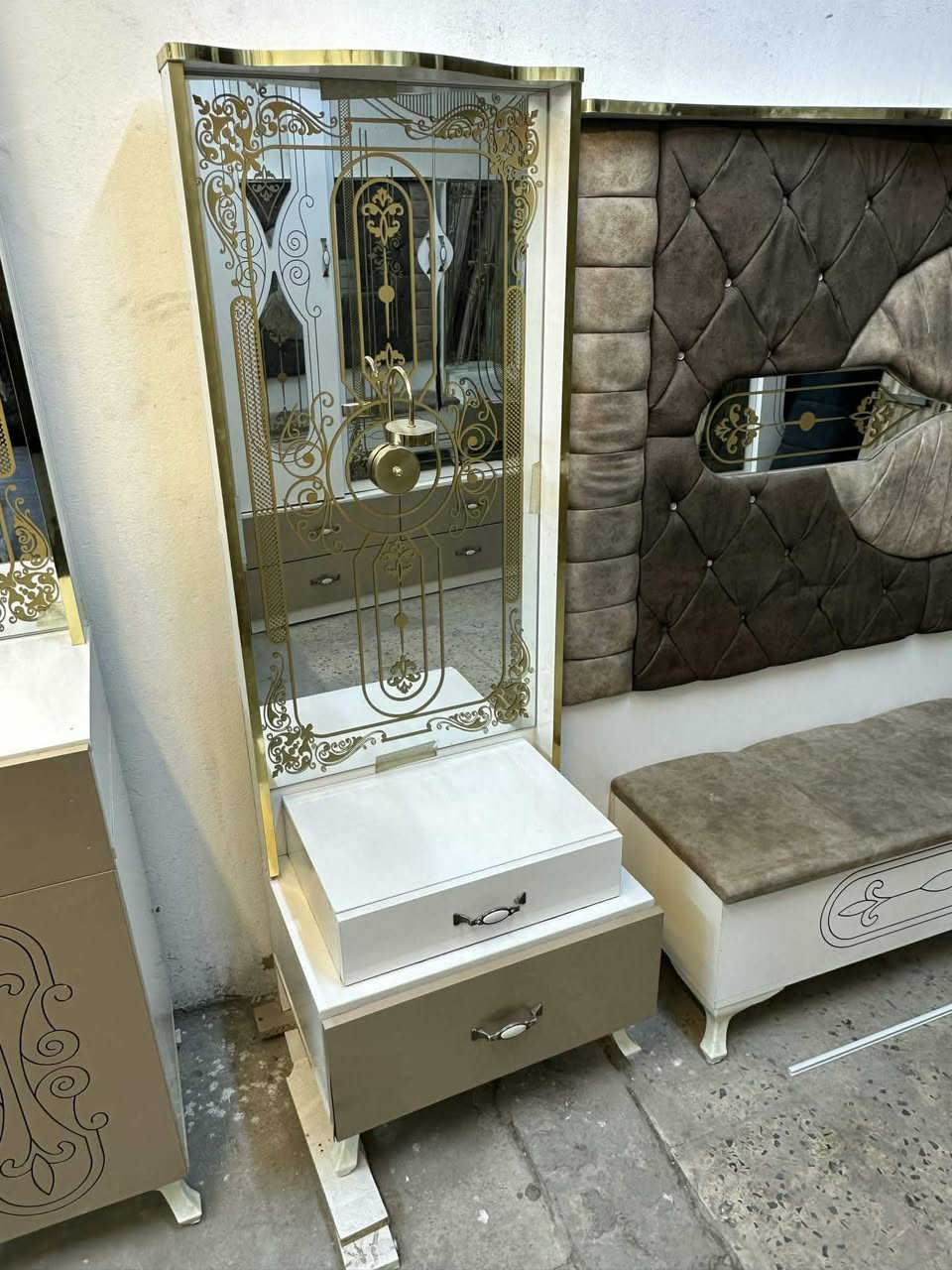 ✨ غرفة تركي 🇹🇷 اصلي صبغ حراري8 قطع 
 نظام أبواب  موديل حديث 
سرير مخزن عملي
 ضهر بلوك
 قماش وتر بروف أصلي
✨ نظافة 95/💯
السعر  / مليون و150
شد ونقل مجاني داخل بغداد
 توصيل للمحافظات بأسعار رمزية


**إذا كنت صاحب هذا الإعلان وتريد حذفه لأي سبب، رجاءا أرسل رسالة إلى الدعم الفني**