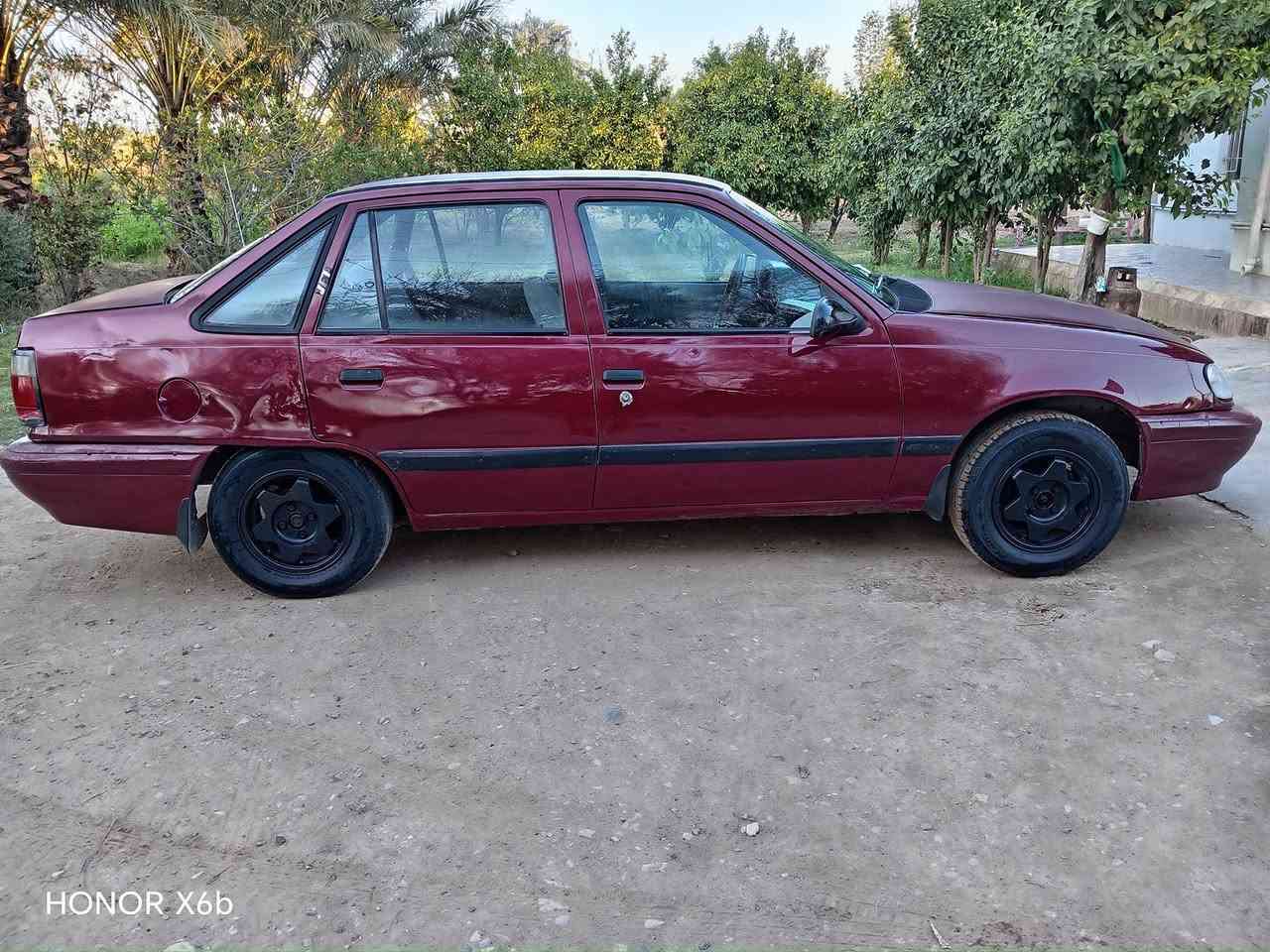 دايو لمنز موديل ٩٣ رقم واسط انكليزي بأسمي كير عادي مكينه مفتوح كهربائيات شغاله تخم تاير جديد حداديه جديده سياره بلاديه و جاهزه السعر ٢٦ وبيها مجال للاستفسار *********** مكانه واسط العزيزيه
