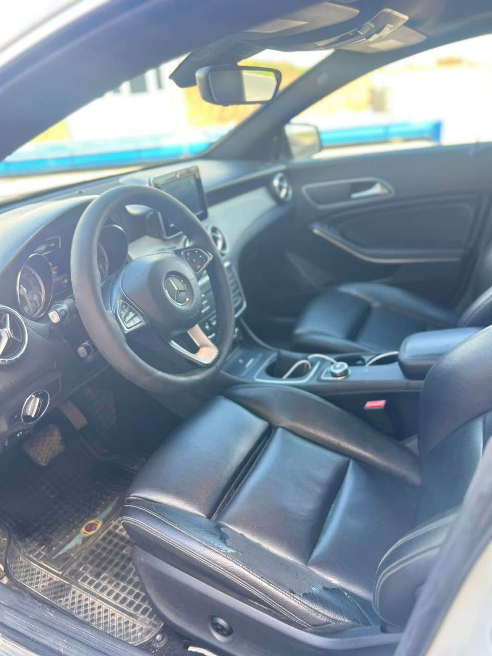 السلام عليكم 
السعر 160 ورقه وعليها غرامه 19 ورقه ينزل من السعر
مكان السياره قضاء عقره بين اربيل ودهوك
للبيع فقط بدون مراوس مارسيدس CLA250 موديل 2016 صفر شركة مو وارد محرك 4 سلندر  گير محرك شرط ما مفتوح السياره فول فول مواصفات 1/1 گير محرك شرط تبريد شرط كهربائيات كلها شغاله سياره جاهزه دينار ما تصرف عليها وبيها قطعتين صبغ جاملغ وبونيد بدون دواخل ايرباكات وشواصي مكفوله رقم وسنويه جديد سياره باسمي تحويل وغرامات شرط السعر 160 ورقه ومجال وعليها ( 1900)$ دولار غرامه يعني 19 ورقه غرامه ينزل من السعر مكان السياره قضاء عقره بين اربيل ودهوك
الشراي يتصل ع الارقام
***********- بي واتساب هم
***********- بي واتساب هم
***********- مابي واتساب فقط اتصال أربيل, العراق
