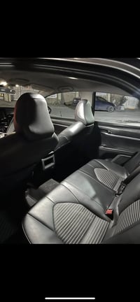 2022   TOYOTA CAMRY SE اللون :- نفطي          الموديل :- 2022 بانزين  ...